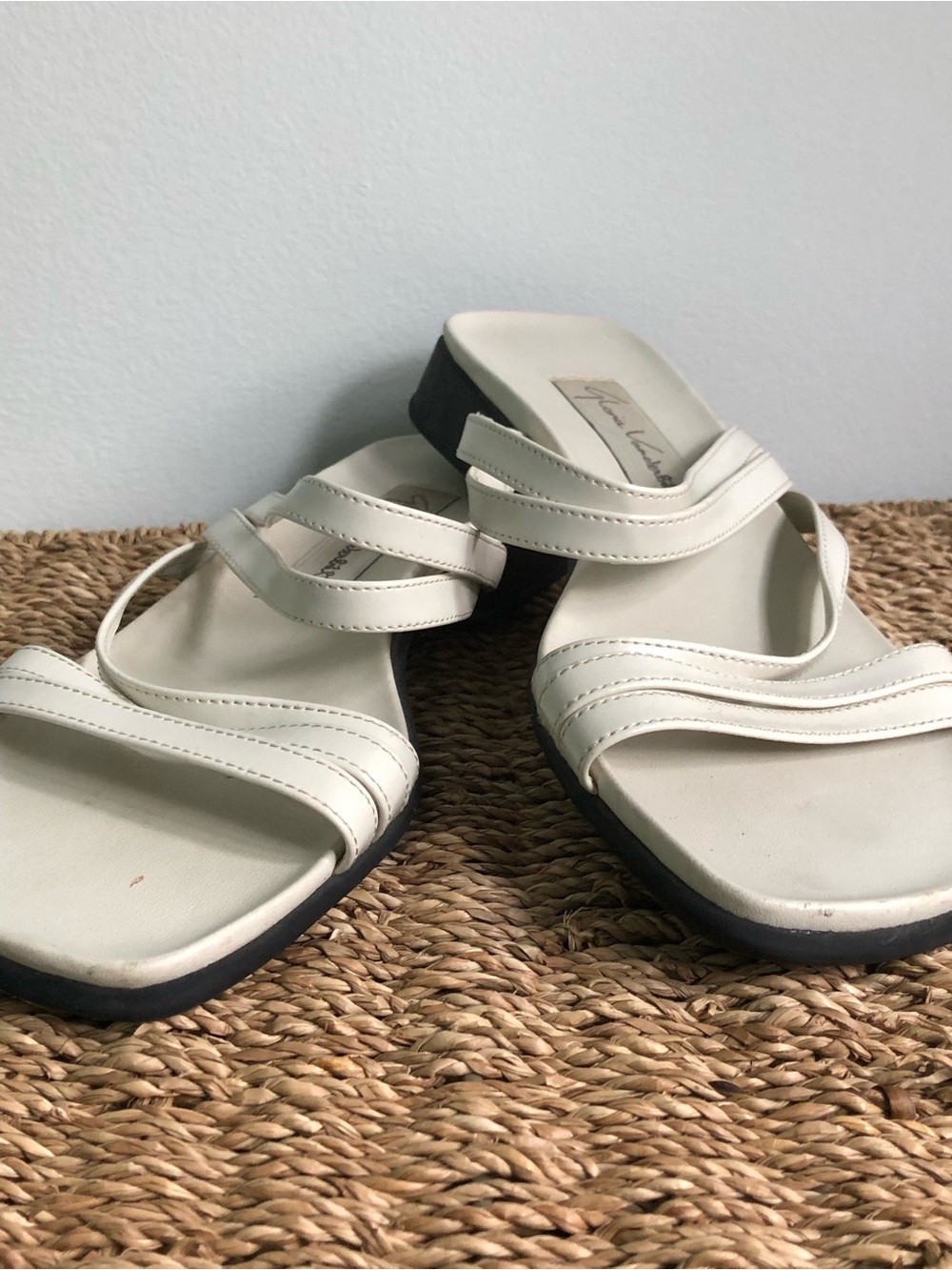 90s Y2K Gloria Vanderbilt White Slide Sandals for Women
